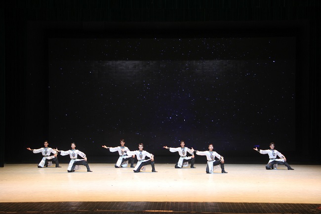 维族组合.JPG